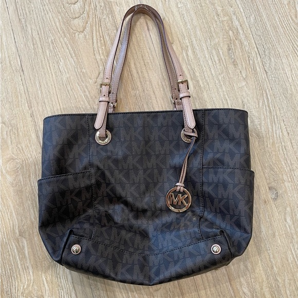 Michael Kors purse - Picture 1 of 1